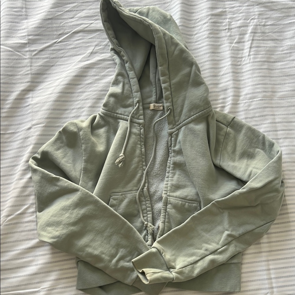 BRANDY MELVILLE sage green cropped jacket hoodie